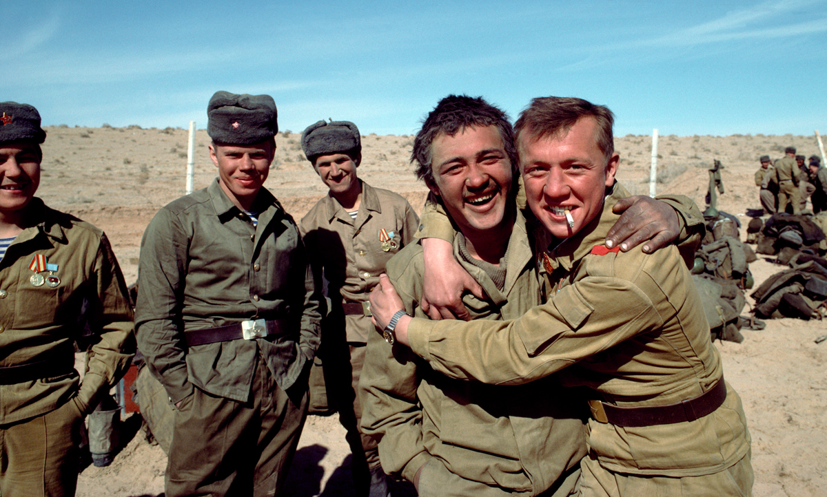 r-Soviet-Troops-out-of-Afghanistan-01b.jpg